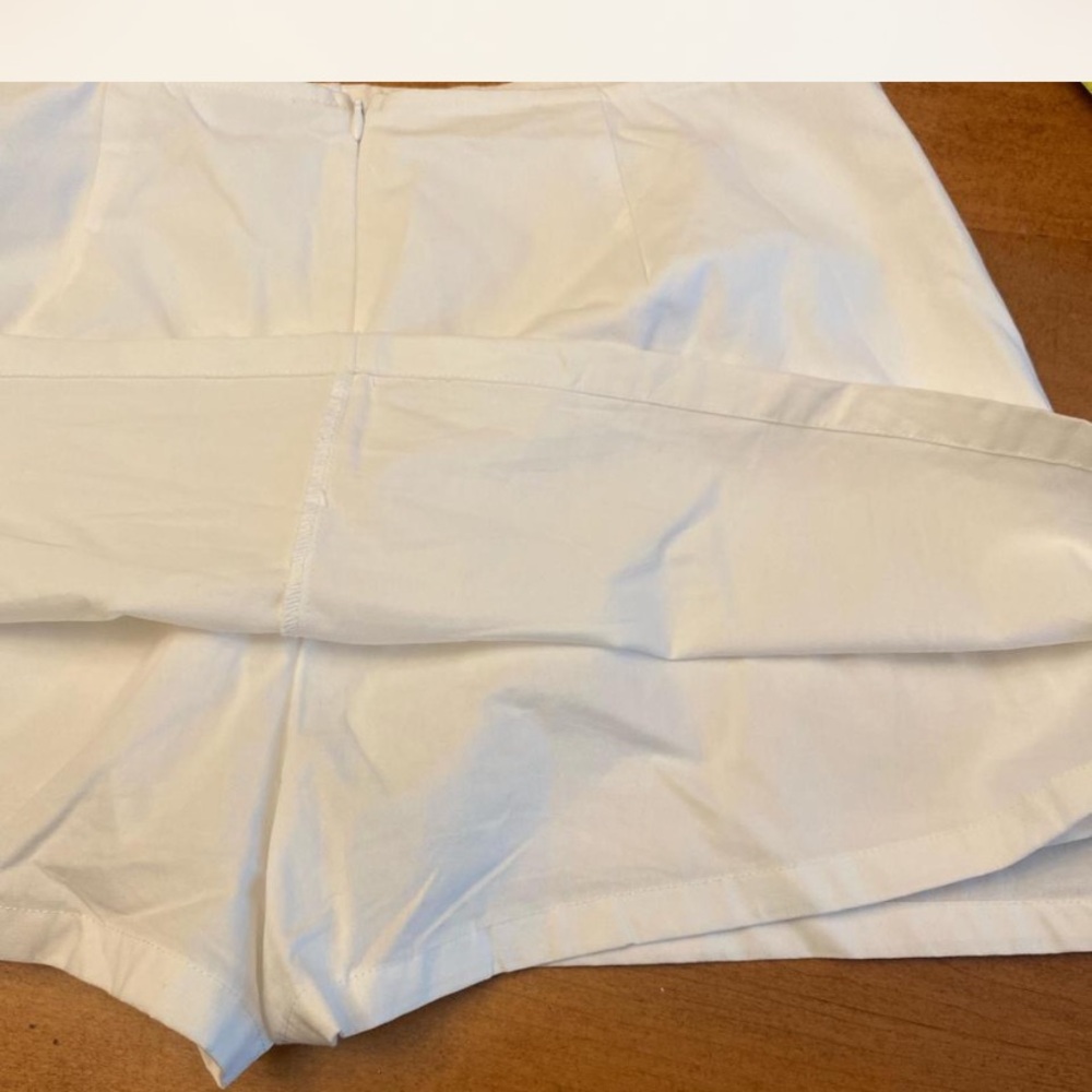 Princess Polly white low rise Gigi skort. - Picture 7 of 7